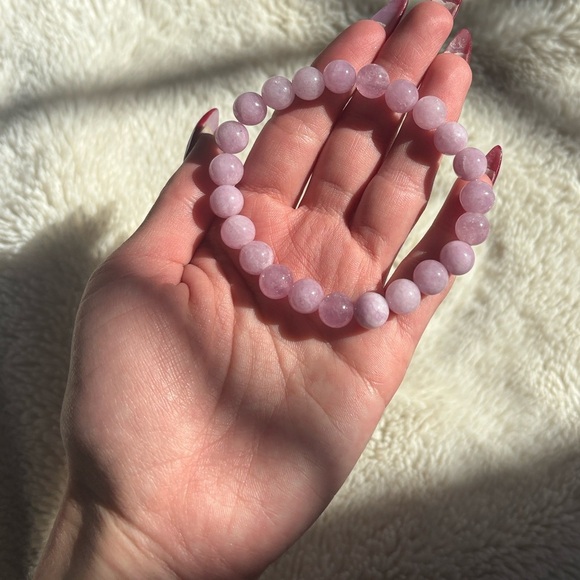 Kunzite Crystal Bracelet – 8mm Beads | 7.5” | Healing Energy | Soft Purple Glow - Picture 3 of 6